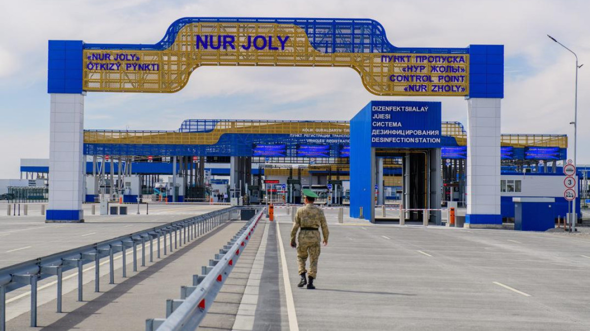 Пункты пропуска на границе с Китаем закроют на один день