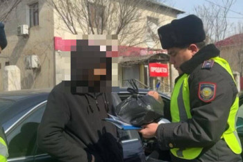 Более килограмма наркотиков случайно нашли у водителя в Туркестанской области