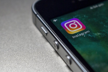 Сбой произошел в работе WhatsApp и Instagram