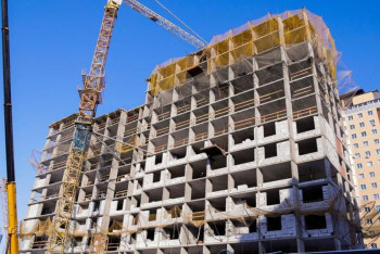 Газоблоки упали на рабочего в Костанае