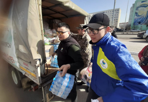 Фотография к новости: "Важная тема LIVE": АНК отправляет гуманитарную помощь в регионы пострадавшие от паводка