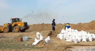 Атыраусцев призвали помочь в возведении берегоукрепительных дамб