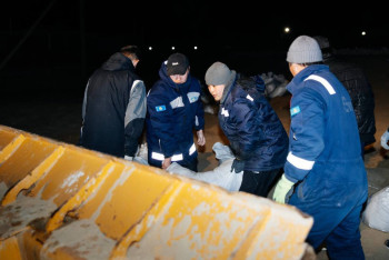 Фотография к новости: Потоп в Кульсары: вода в реке Жем начала убывать