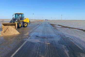 Из-за переливов введены ограничения на некоторых трассах Казахстана