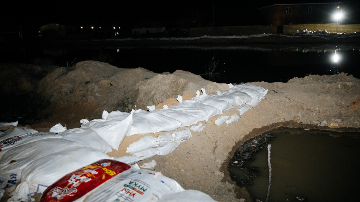 "Будем объявлять режим ЧС в Атырау" — Канат Бозумбаев