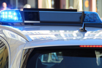 Пытались войти в дом и материли полицейских: четырёх жителей оштрафовали в Костанае