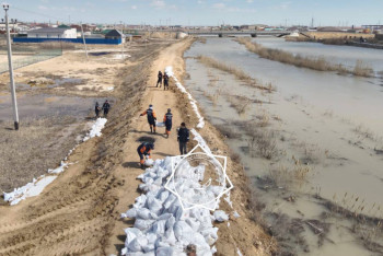 Фотография к новости: В семи областях Казахстана действуют ограничения на дорогах из-за паводков