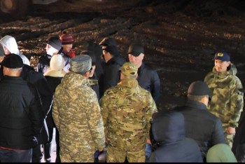 Фотография к новости: Создать мобильные группы для точечной борьбы с паводками поручил Роман Скляр