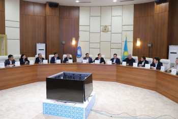 Фотография к новости: Более 9,8 тысячи волонтёров АНК задействованы в борьбе с паводками в РК