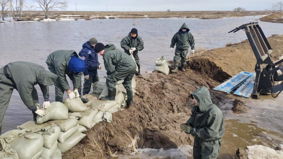 Восстановлено движение на трассе республиканкого значения после паводков