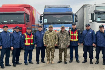 Фотография к новости: В Казахстан прибыла гуманитарная помощь из Кыргызстана