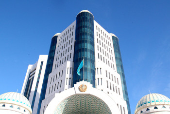 В Казахстане одобрили законы об усилении защиты прав женщин и безопасности детей