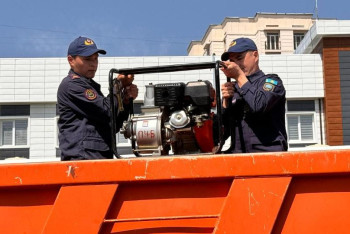 Шымкентские спасатели отправились на помощь в Атыраускую область