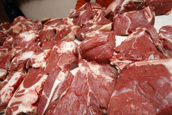 Фотография к новости: Гибель скота из-за паводков: поднимутся ли цены на мясо?