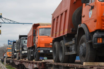 Вагоны с тяжелой спецтехникой отправились в западные регионы