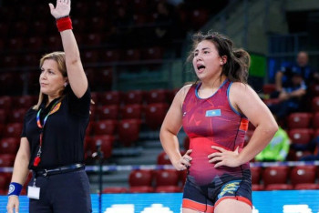 Три Казахстанки вышли в полуфинал чемпионата Азии по женской борьбе