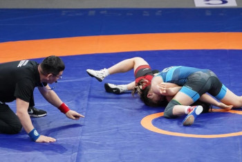 Лаура Алмагамбетова взяла "бронзу" на чемпионате Азии по женской борьбе