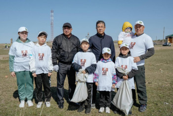 В рамках акции "Киелі мекен" жители области Абай навели порядок на территории мечети