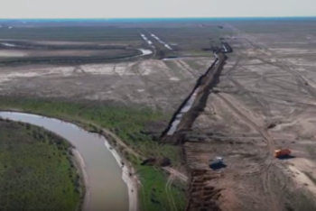 14,5 км каналов роют в Атырау для перенаправления паводковой воды в Каспийское море