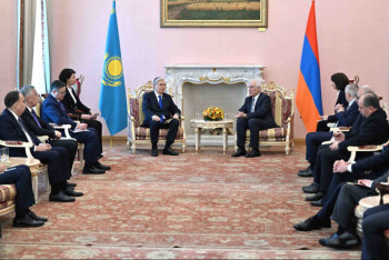 Фотография к новости: Президент Армении назвал историческим визит лидера Казахстана в Ереван