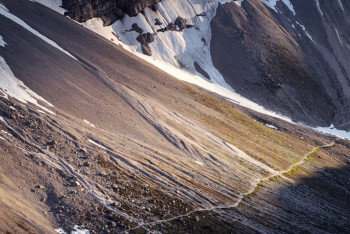 Угроза схода лавин сохраняется в Алматинской области