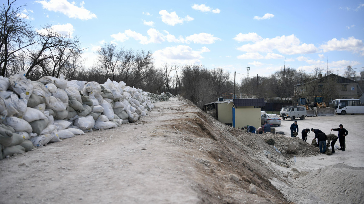 100 км защитных дамб возвели вдоль реки Жайык в ЗКО