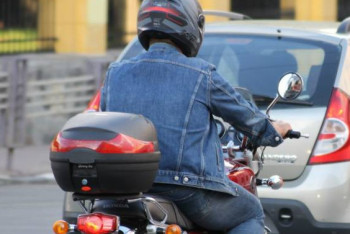 Мопедистов обяжут получать права и регистрировать свой транспорт