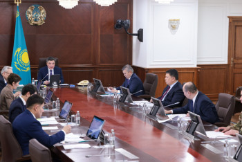 Фотография к новости: Премьер поручил до конца недели выплатить единовременную компенсацию пострадавшим от паводков