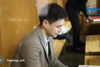 Фотография к новости: Куандык - лев: Байжанов часто занимался ремонтом разбитой мебели Бишимбаева