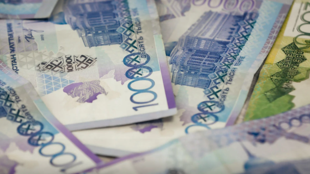 Почти 2 тысячи семей в Атырауской области получили матпомощь в размере 100 МРП