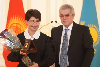 Розе Рымбаевой присвоено звание "Народный артист Кыргызской Республики"