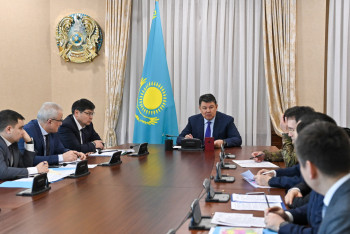 Фотография к новости: Бозумбаев поручил в двухдневный срок разработать алгоритм возмещения ущерба за утраченное из-за паводков имущество