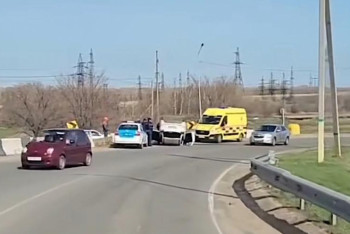 Автоледи врезалась в бетонный блок в Павлодарской области