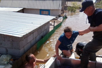 Подтопление окраины Уральска: в ЗКО переброшены дополнительные силы МЧС