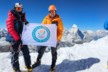 Первая женщина-казашка отправилась покорять Эверест