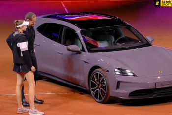 В сети обсуждают фото Рыбакиной на новой машине за 200 тысяч евро