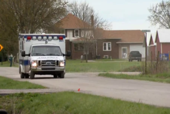 Фотография к новости: В США автомобиль протаранил здание, где проходила детская вечеринка: погибли двое детей