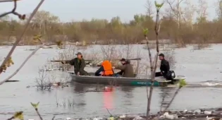 На лодках эвакуировали более 60 жителей дач в пригороде Уральска