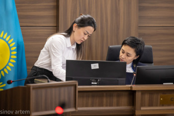 Фотография к новости: Переписку Нукеновой и Бишимбаева зачитали в суде