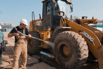 Почти 20 стройкомпаний наказали за вынос грязи на улицы Астаны