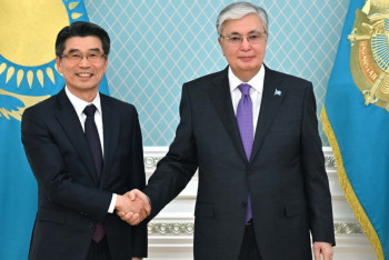 Фотография к новости: Касым-Жомарт Токаев принял президента KIA Corporation