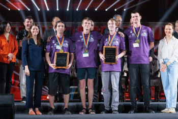 Казахстанец завоевал "золото" на чемпионате мира по программированию ICPC