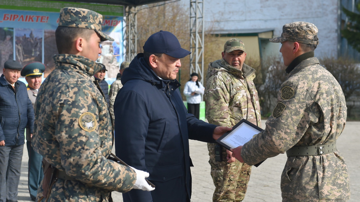 Аким СКО поблагодарил  военных - участников противопаводковых мероприятий