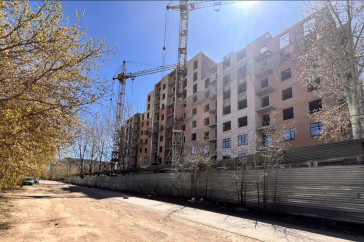 Фотография к новости: В Караганде застройщик, вырубивший десятки деревьев пытается уйти от наказания