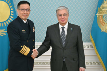 Фотография к новости: Президент принял министра обороны КНР Дун Цзюня