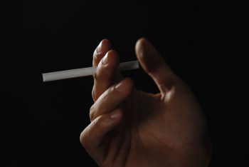 В Италии запретили курить на расстоянии менее пяти метров от других людей