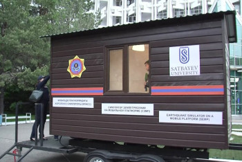 Симулятор землетрясений подарили спасателям Алматы