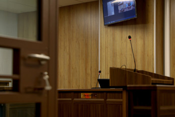 Обманула туристов на 78 млн. тенге: уроженку РФ осудили в Костанае