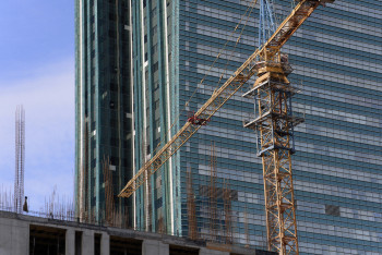 В Актобе дольщиков обманули на 2,5 млрд тенге