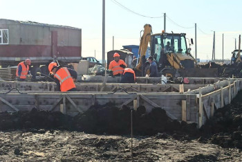 Фотография к новости: В Петропавловске начали строить дома для пострадавших от паводка